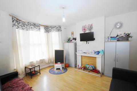 3 bedroom terraced house for sale - Manor Park E12