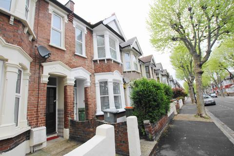 3 bedroom detached house for sale, east ham E6