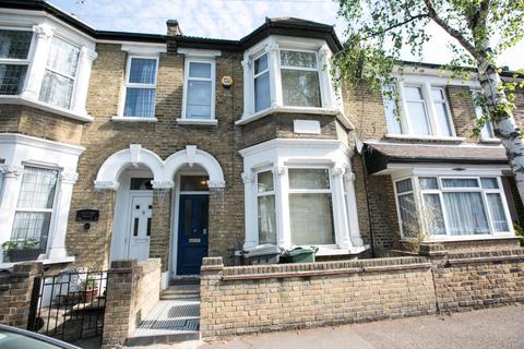 3 bedroom house for sale - Ferndale Road, London E11