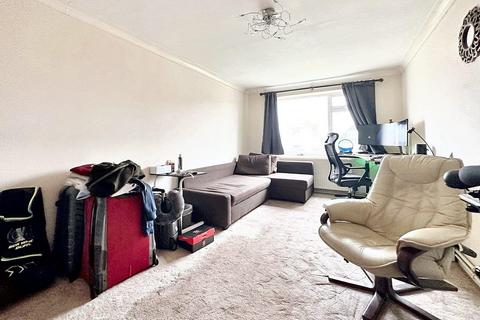 2 bedroom flat for sale, Central Avenue, Telscombe Cliffs BN10