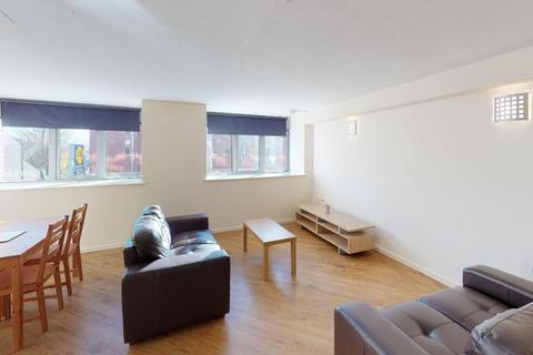 2 bedroom flat to rent, New Hall Lane, Preston, PR1
