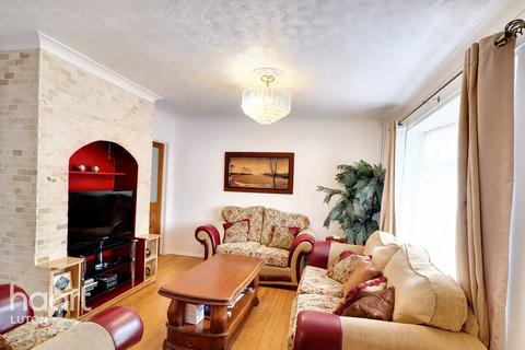 4 bedroom semi-detached house for sale - Rotherham Avenue, Luton