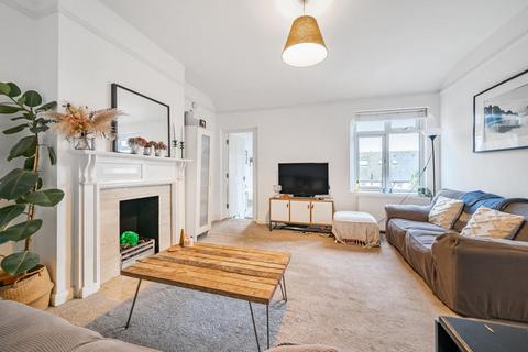 3 bedroom flat for sale - Beeches Road, Tooting