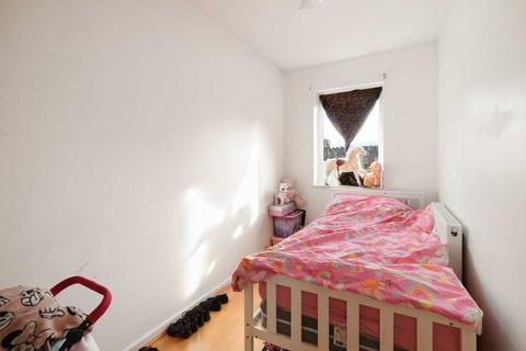 3 bedroom maisonette for sale - Millard Close, Stoke Newington