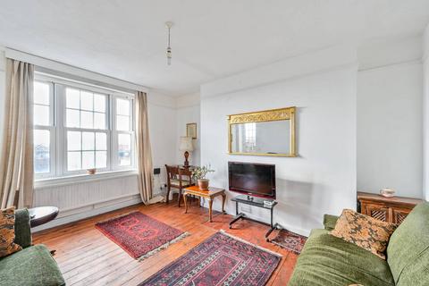 4 bedroom flat for sale, Prince of Wales Road, Chalk Farm, London, NW5