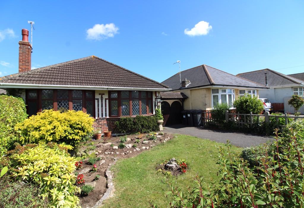 Noel Road, Bournemouth, Dorset 2 bed detached bungalow £1,500 pcm (£