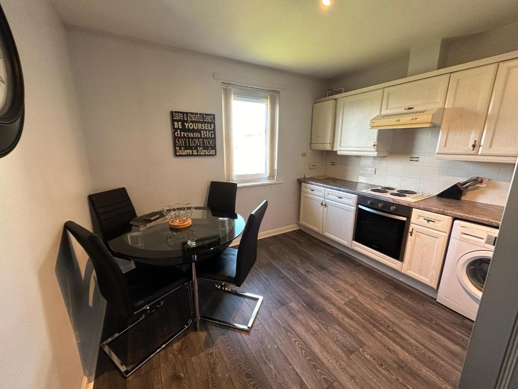 Bloomfield Court, City Centre, Aberdeen, AB10 2 bed flat to rent £725