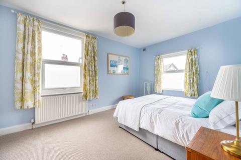 2 bedroom flat for sale, Chandos Road, Willesden Green, London, NW2