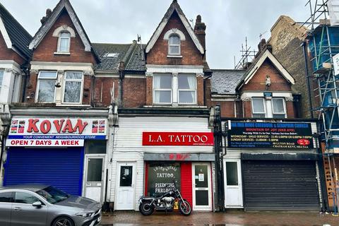 Mixed use for sale - 6 Luton Road, Chatham, Kent, ME4 5AA