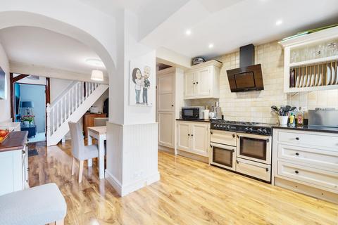 25 Milton Road, Caterham, CR3 5JG