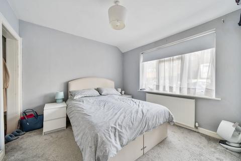 25 Milton Road, Caterham, CR3 5JG