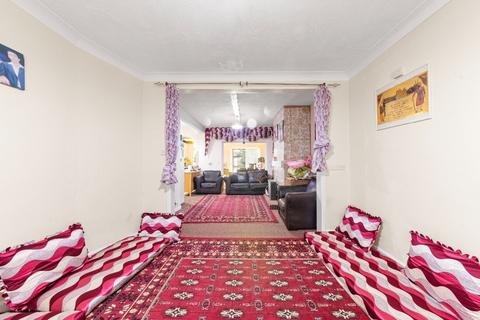 3 bedroom semi-detached house for sale, Hounslow TW5