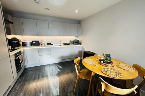 2 bedroom flat to rent, Hallmark Tower, Cheetham Hill Road, M4 4GA