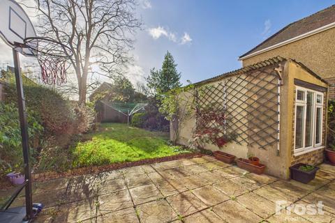 undefined, Wendover Road, Burnham, Bucks, SL1