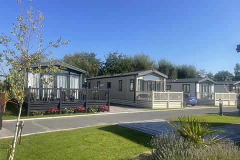 2 bedroom park home for sale, Atlas Image, Highfield Fisheries & Leisure Lodge Park, Ghants Lane, Poulton-le-Fylde, Lancashire, FY6