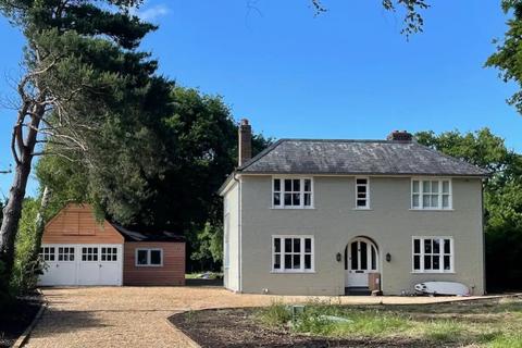5 bedroom detached house to rent, Wooden House Lane, Pilley, Lymington, Hampshire, SO41