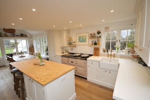 5 bedroom detached house to rent, Wooden House Lane, Pilley, Lymington, Hampshire, SO41