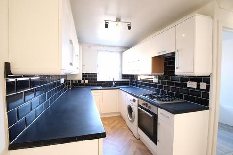 2 bedroom flat to rent, Invicta Close, Chislehurst BR7