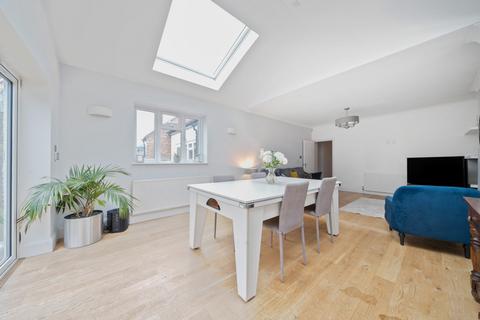 3 Coppice Close, Ruislip, HA4 7NT
