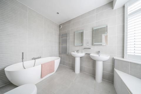 3 Coppice Close, Ruislip, HA4 7NT