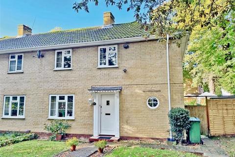 2 bedroom semi-detached house for sale - 10 Woodland Close, Southampton, Hampshire, SO18 5RD