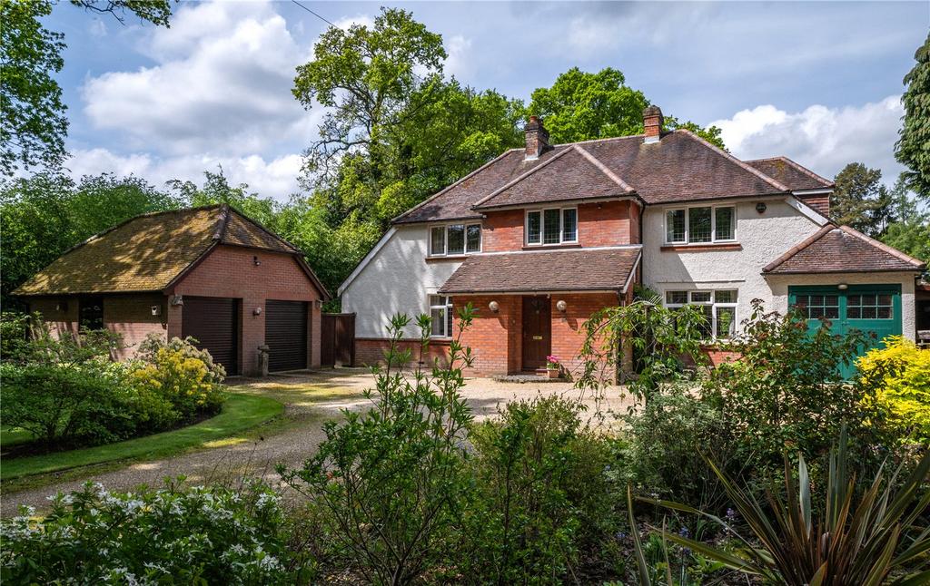 Lakewood Road, Chandler's Ford, Eastleigh, Hampshire, SO53 4 bed