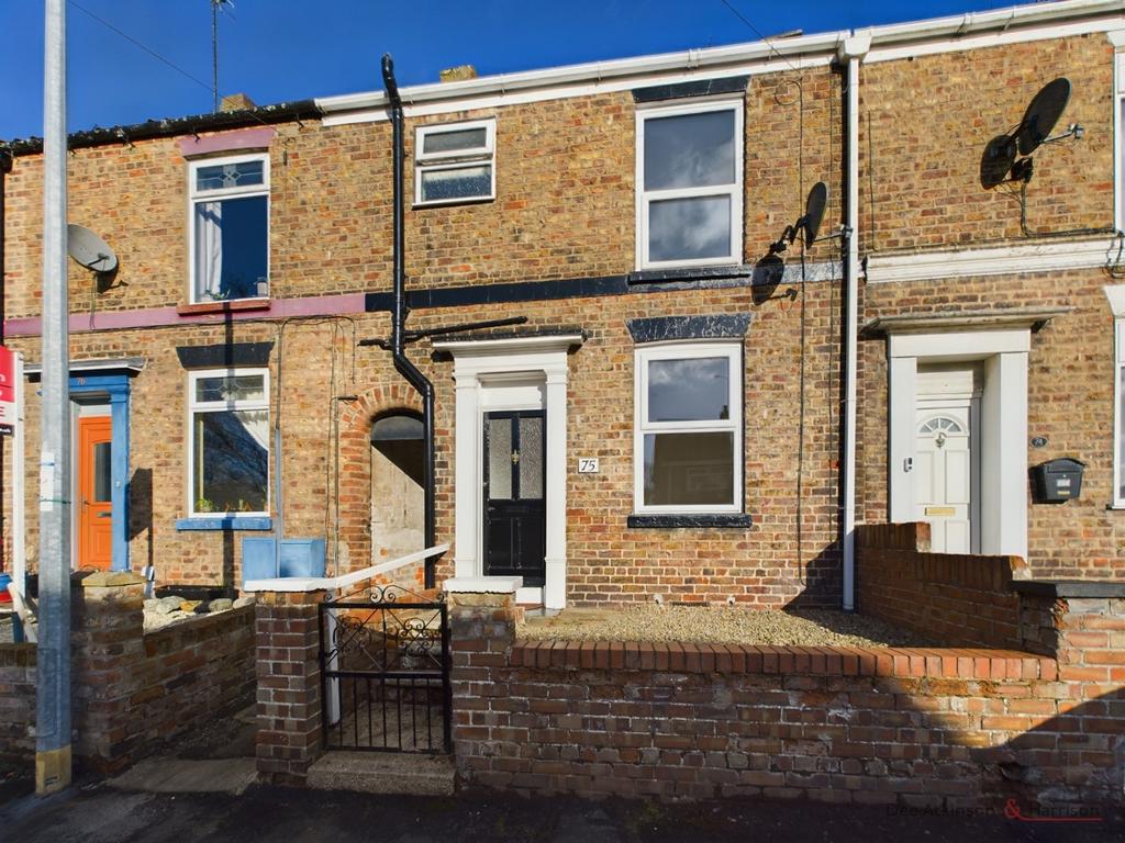 3 Bedroom Mid Terrace House   For Sale