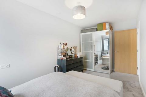 2 bedroom apartment to rent, Thomasfyre Drive, Bow