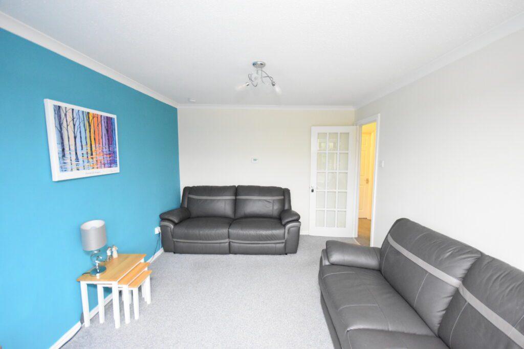 24 Mayfield Gardens, Carluke, ML8 4JR 2 bed flat for sale £83,000