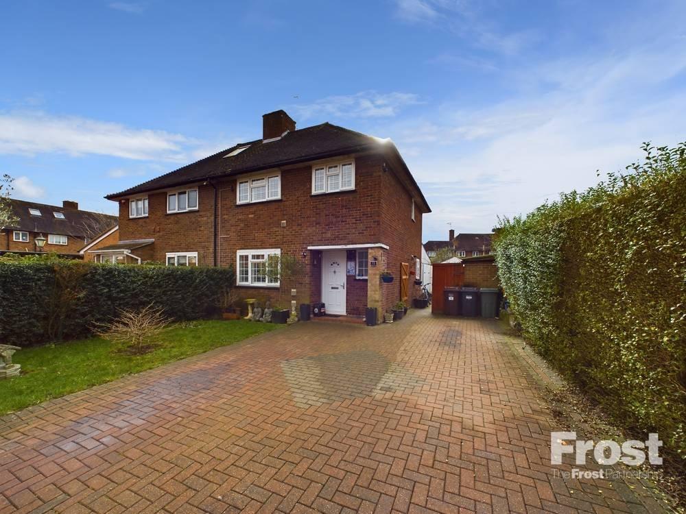 Finch Drive, Feltham, TW14 3 bed semidetached house for sale £525,000