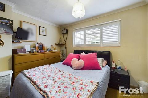3 bedroom semi-detached house for sale, Finch Drive, Feltham, TW14
