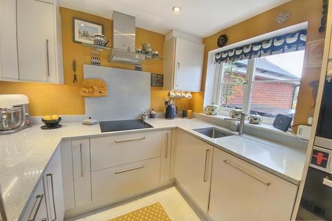 2 bedroom house for sale - Tappers Close, Topsham
