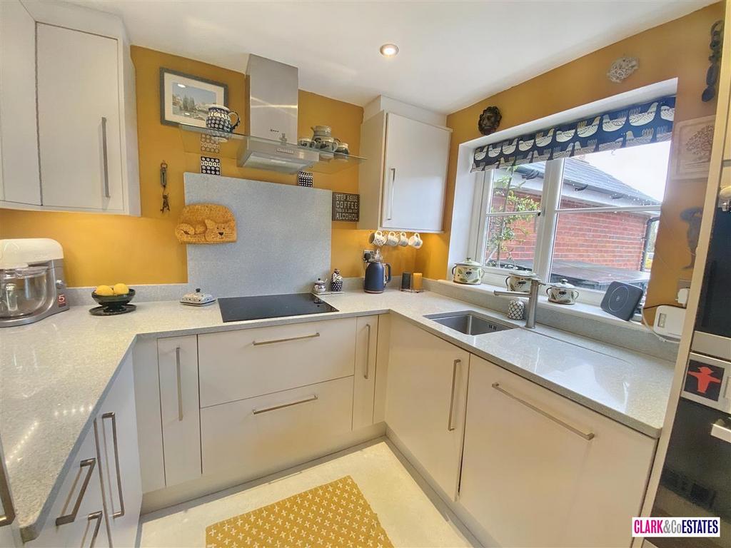 Tappers Close, Topsham 2 bed house for sale £500,000