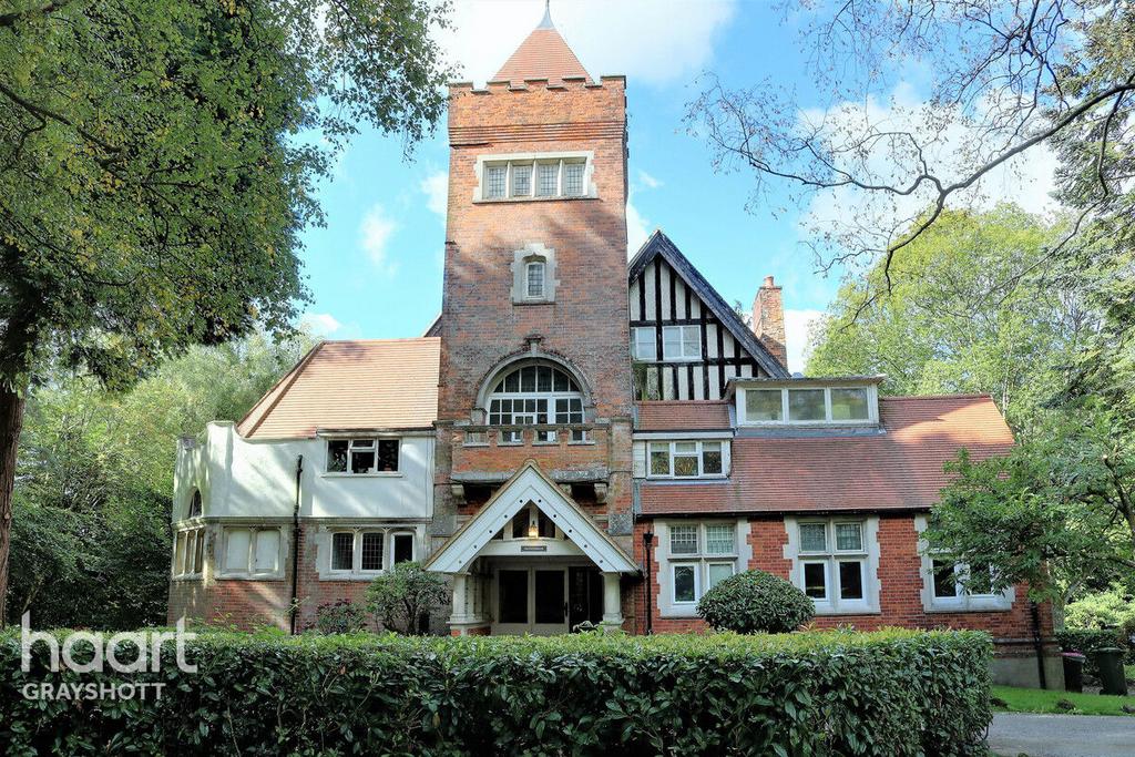 Tower Road, Hindhead 1 bed apartment for sale £140,000