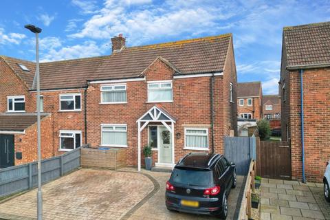 3 bedroom end of terrace house for sale, 48 Saxon Road, Whitby