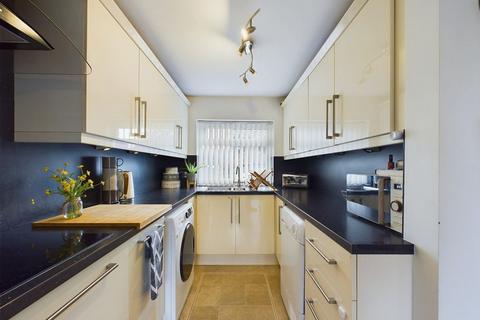 3 bedroom end of terrace house for sale, 48 Saxon Road, Whitby