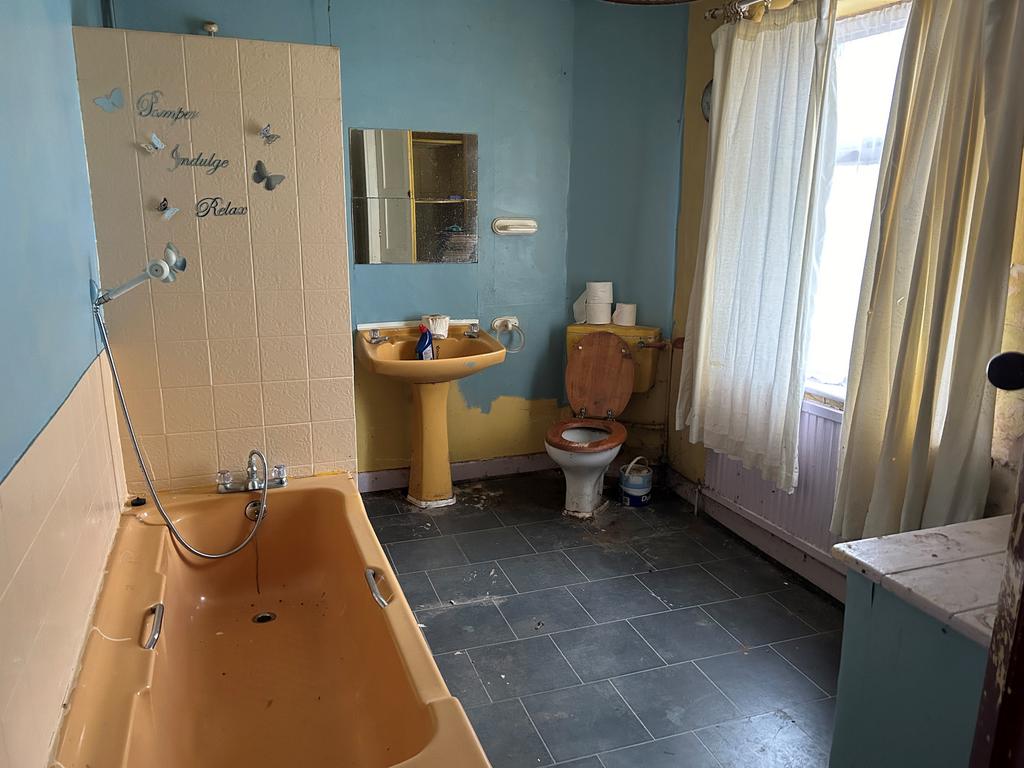 Bathroom T202402161456.jpg