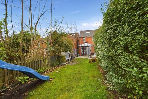 13 Mcintyre Road, Worcester, WR2 5LG