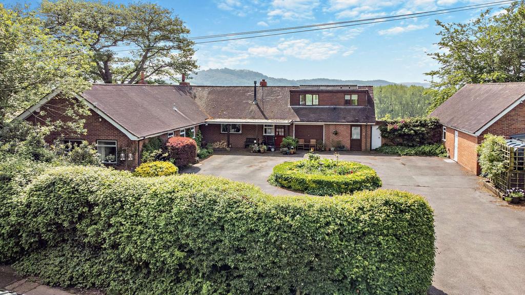 Worcester WR6 5 bed equestrian property for sale £1,100,000