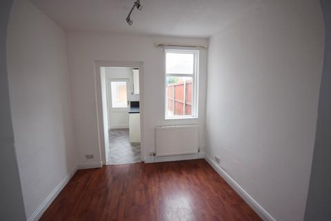 3 bedroom end of terrace house to rent, Endsleigh Gardens, Blackpool
