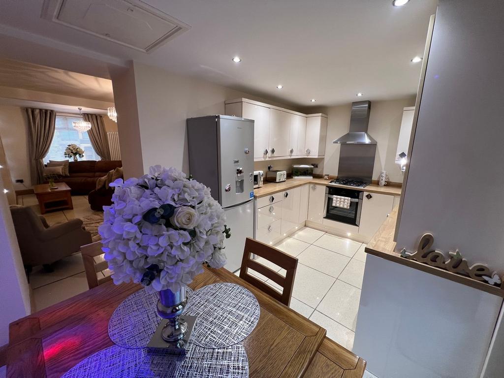 Thomas Street Penygraig Tonypandy 3 bed terraced house for sale £