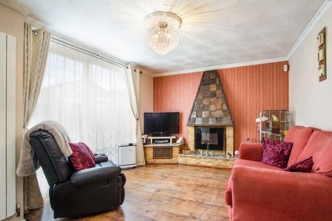 25 Warwickshire Path, London, SE8 4LN