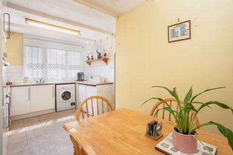 25 Warwickshire Path, London, SE8 4LN