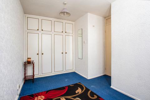 25 Warwickshire Path, London, SE8 4LN