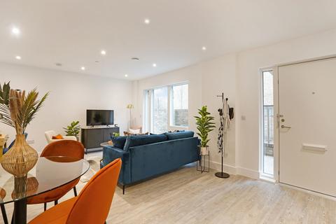 2 bedroom duplex for sale - London SE14