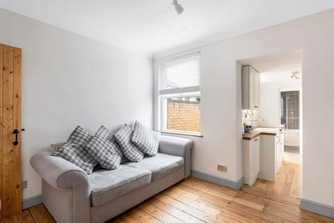 10 Mounts Road, Greenhithe, DA9 9LY