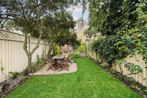 113a Albyn Road, London, SE8 4EB