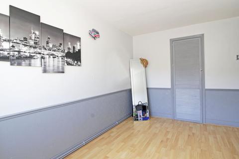 66 Knee Hill Crescent, London, SE2 0YN
