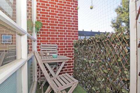 66 Knee Hill Crescent, London, SE2 0YN