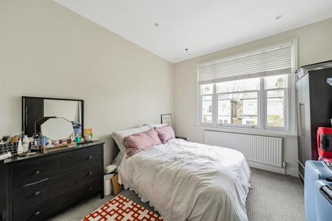 3 bedroom apartment to rent, Percy Road London W12